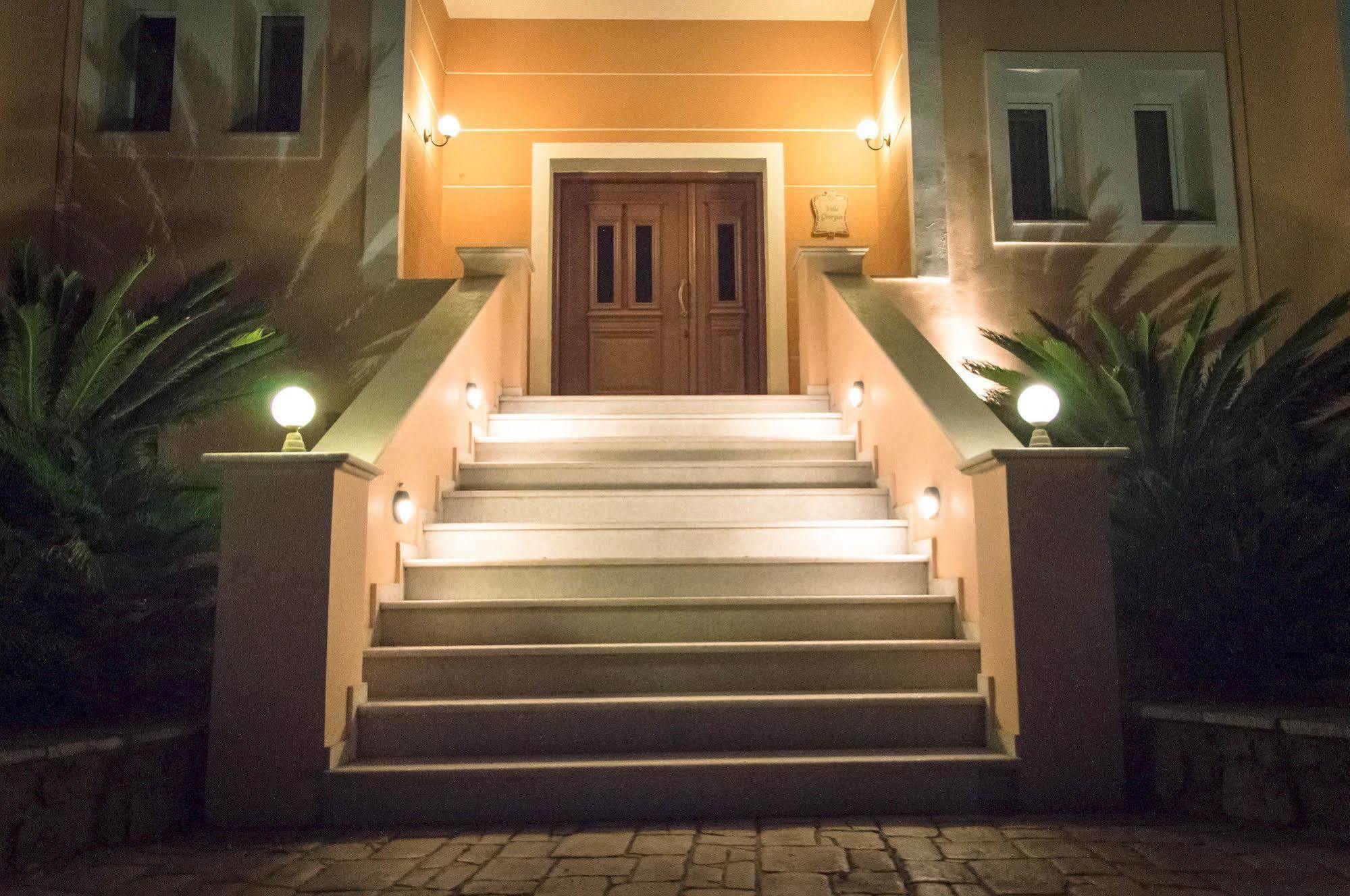 Leone Luxury Villas Kalamaki  Exterior photo