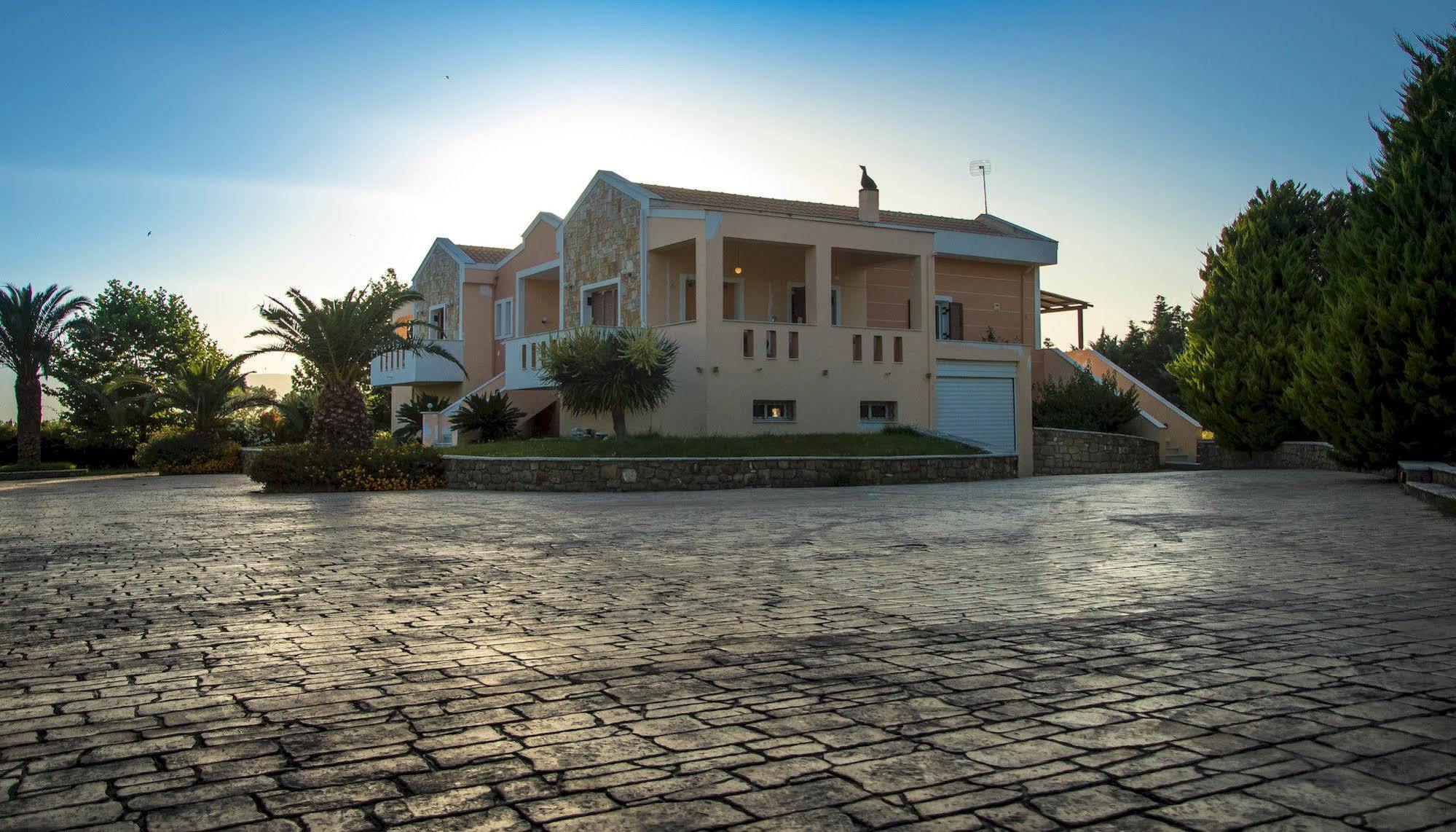 Leone Luxury Villas Kalamaki  Exterior photo
