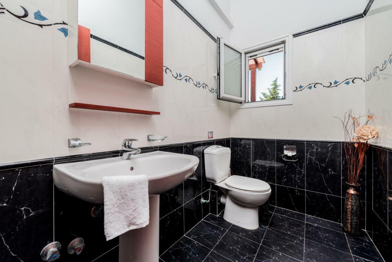 Leone Luxury Villas Kalamaki  Exterior photo