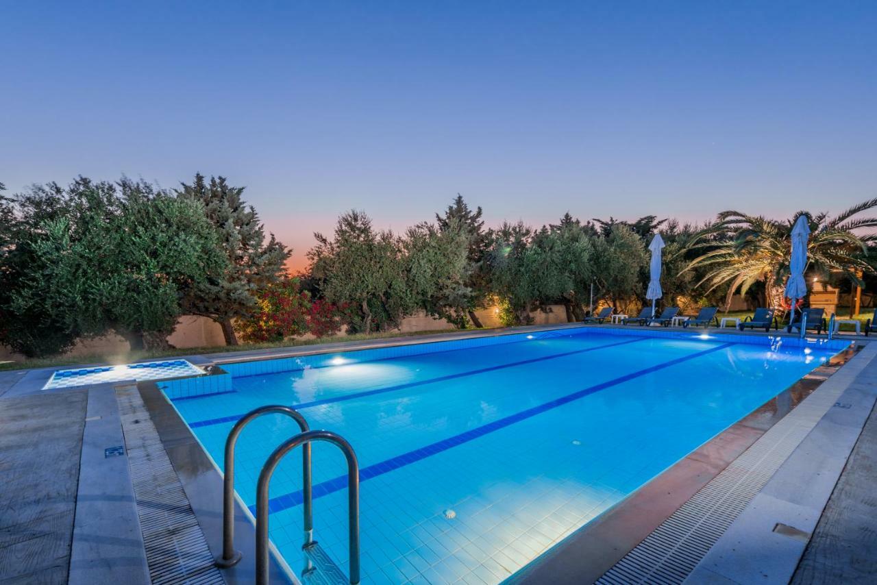 Leone Luxury Villas Kalamaki  Exterior photo