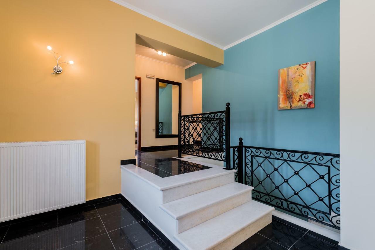 Leone Luxury Villas Kalamaki  Exterior photo